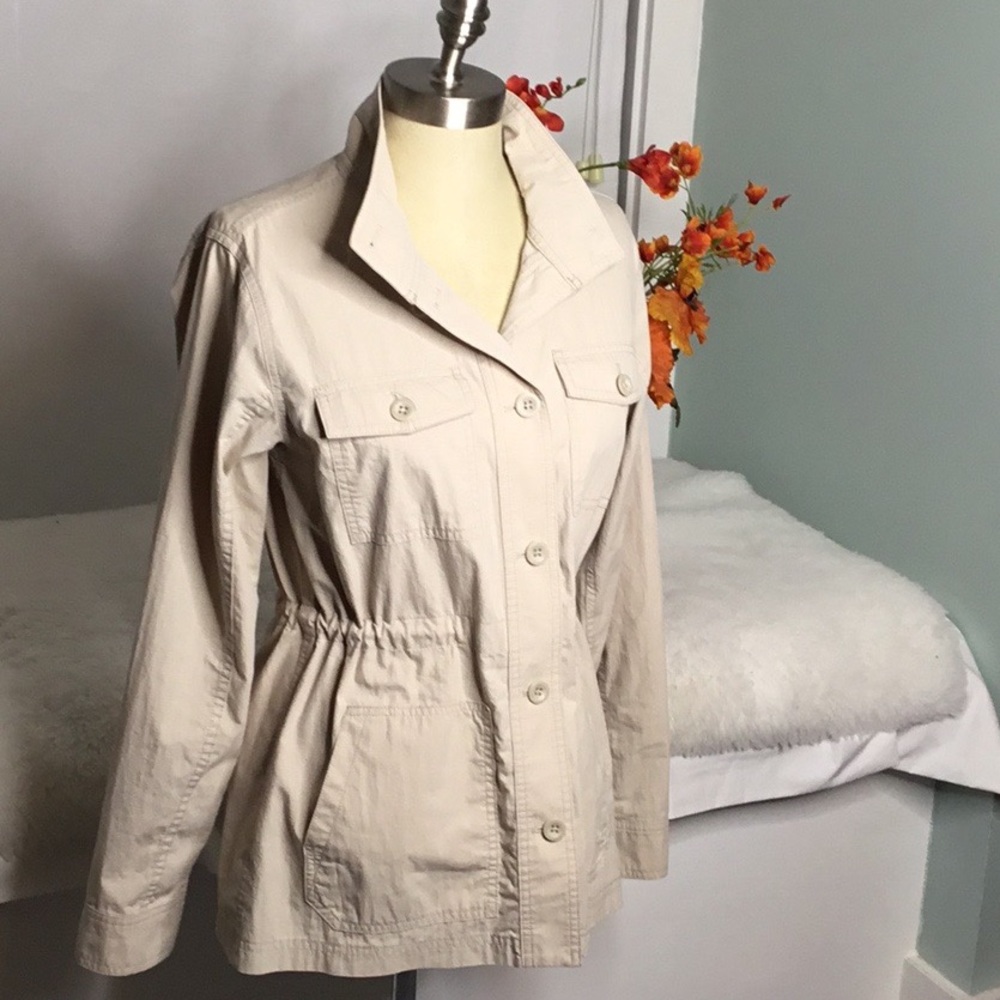 ⬇️ Eddie Bauer Women's Lightweight Khaki Button Up Utility Jacket | Size Small